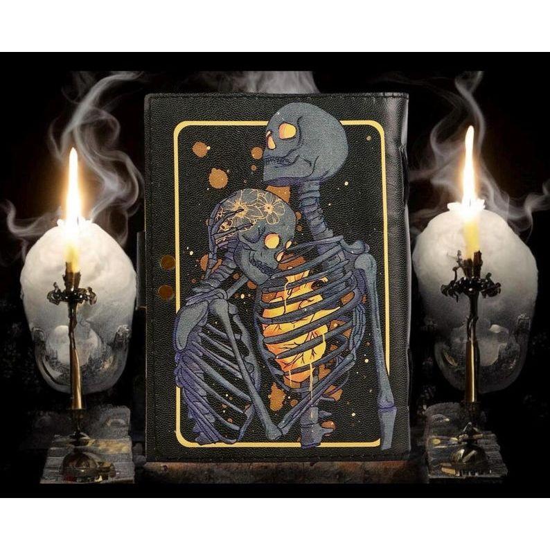 Livre de sorts Grimoire Journal imprimé The Lovers Tarot Notebook Spiral Gothic Notebook Skull amant Antique Journals cadeaux pour hommes ou femmes
