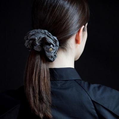 UNDERCONTROL STUDIO SCRUNCHIE / JEWEL / Cr/ SHINY CHARCOAL