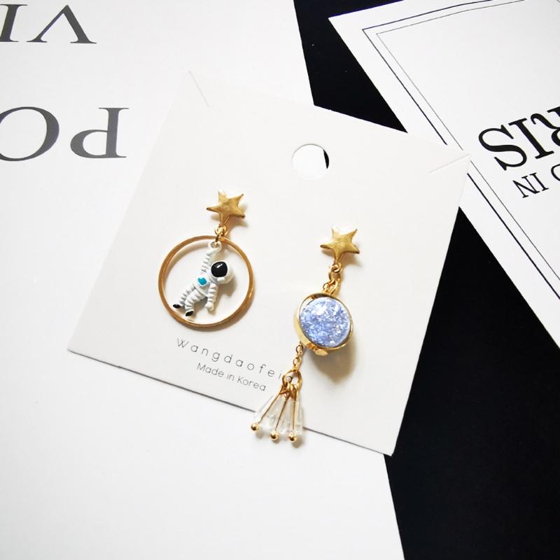 Chic Asymmetric Ear Studs Niche Moon Planet Astronaut Dangle Earrings Gift for Anniversary Birthday Graduation Christmas