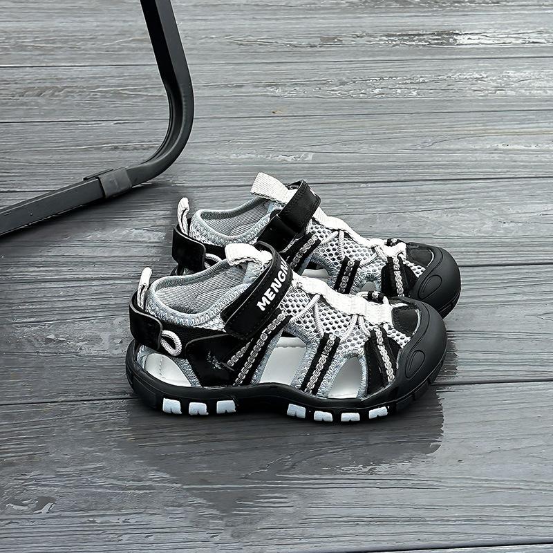 Boys' sandals summer new baotou non-slip medium and older children's beach shoes soft-soled girls' shoes children's shoes summer