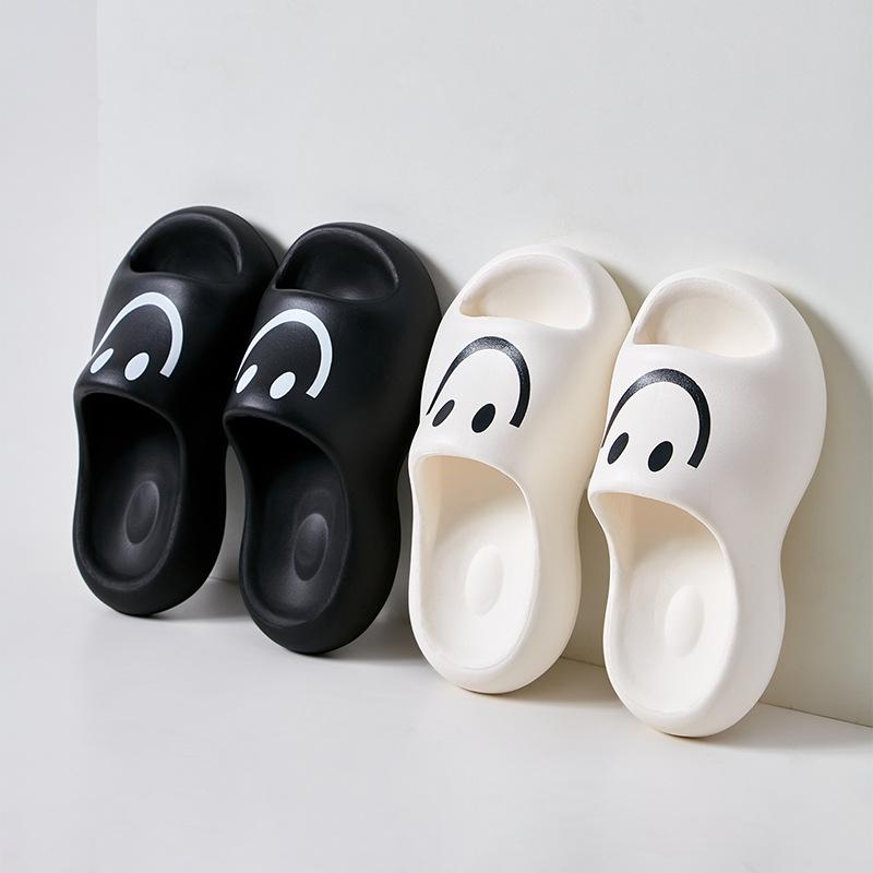 Wholesale Summer Fashion Thick Soled Sandals Indoor Household Soft Sole Couple slippers Smiling Face Eva slippers for Women