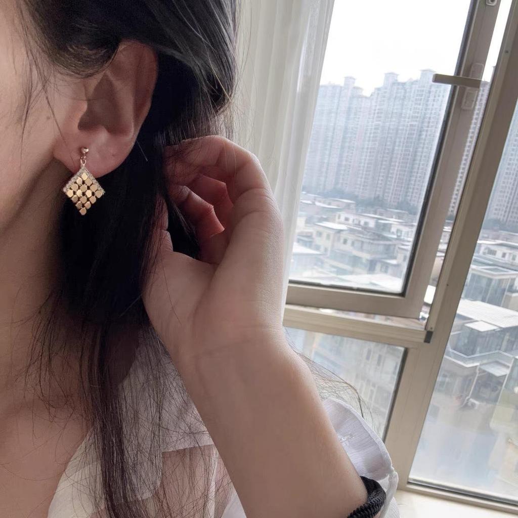 2025 Geometric Diamond Stud Earrings: High-End, Unique & Fashionable Super Shiny Sequin Ear Ornaments for Women