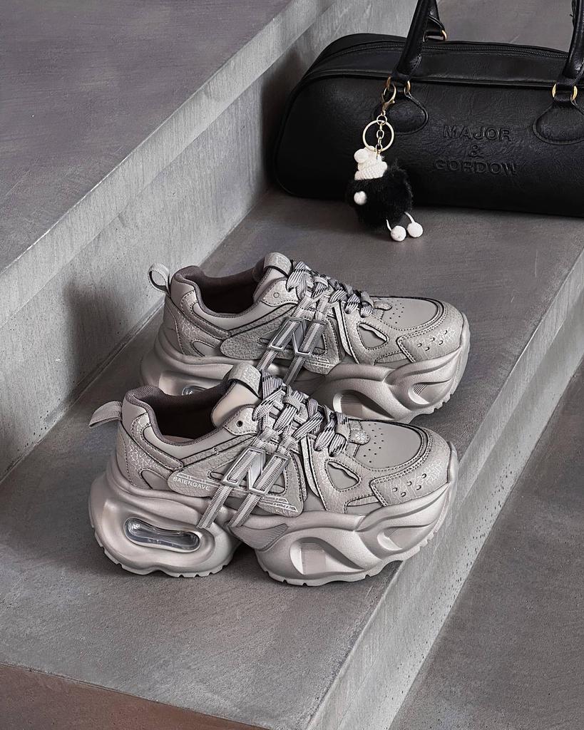 European station dad shoes women's 2025 autumn new versatile leather air cushion thick sole heightening mesh casual sports shoes