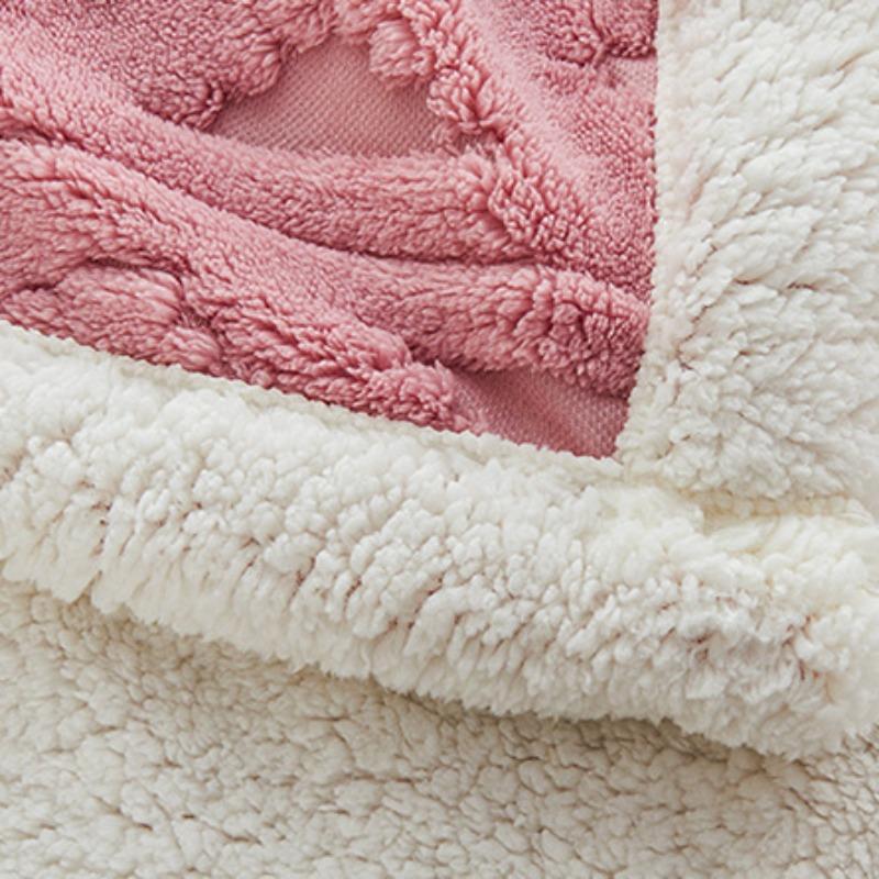 New Minimalist Hollow Jacquard Blanket Thickened Soft Warm Bed Blankets Quilt Multi Functional Sofa Blanket for Office Nap Time