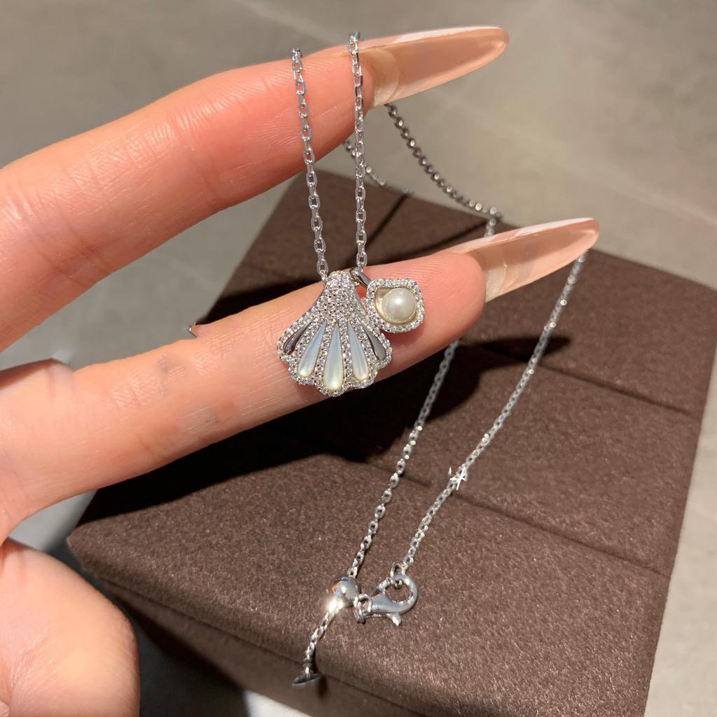 Pearl Inlaid Diamond Shell Pendant Necklace Light Luxury High Sense Exquisite Fashion Temperament Versatile Niche Design Necklace Women