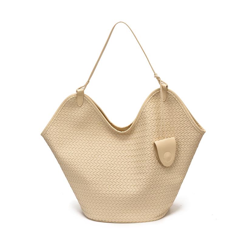 2026 Autumn Korean Woven Texture Bucket Bag - Trendy Large Capacity Shoulder Bag for Women and Kids