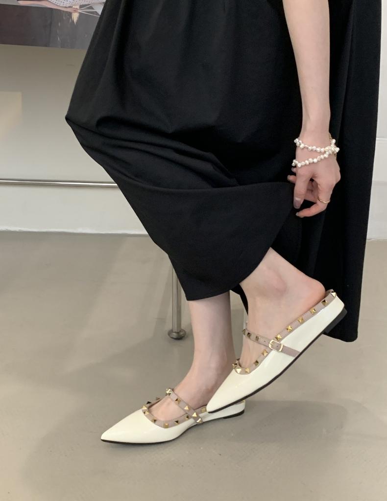 Inner Height Increase Versatile Pointed Rivets Baotou Drag Women's Spring 2025 New European and American One-word Buckle with Women's Cool Slippers