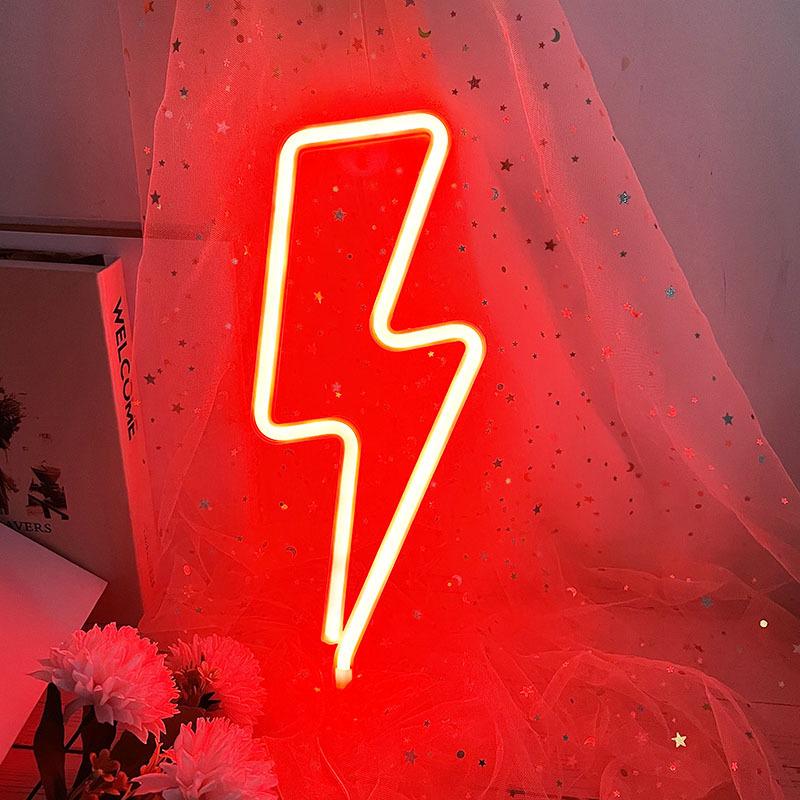 Wandleuchte in Alienform mit Neon-LED - Feiertagsatmosphäre & Liebesdekorationsstreifen