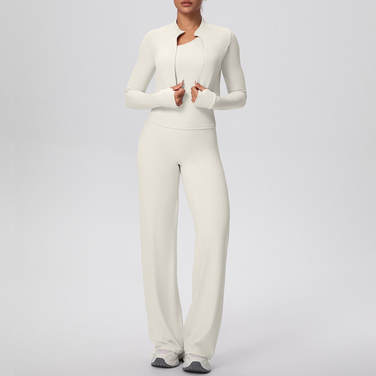 

Cloud-Comfort Outdoor Yoga Wear: 3-Piece Set with One-Shoulder, High-Waist & Quick-Dry Features Medium