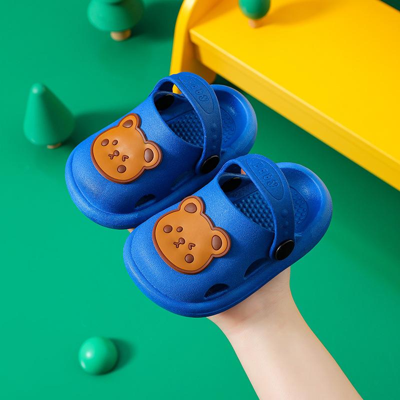Children's hole shoes boys and girls beach shoes medium and large children's bag head anti-collision children's cool slippers hollow