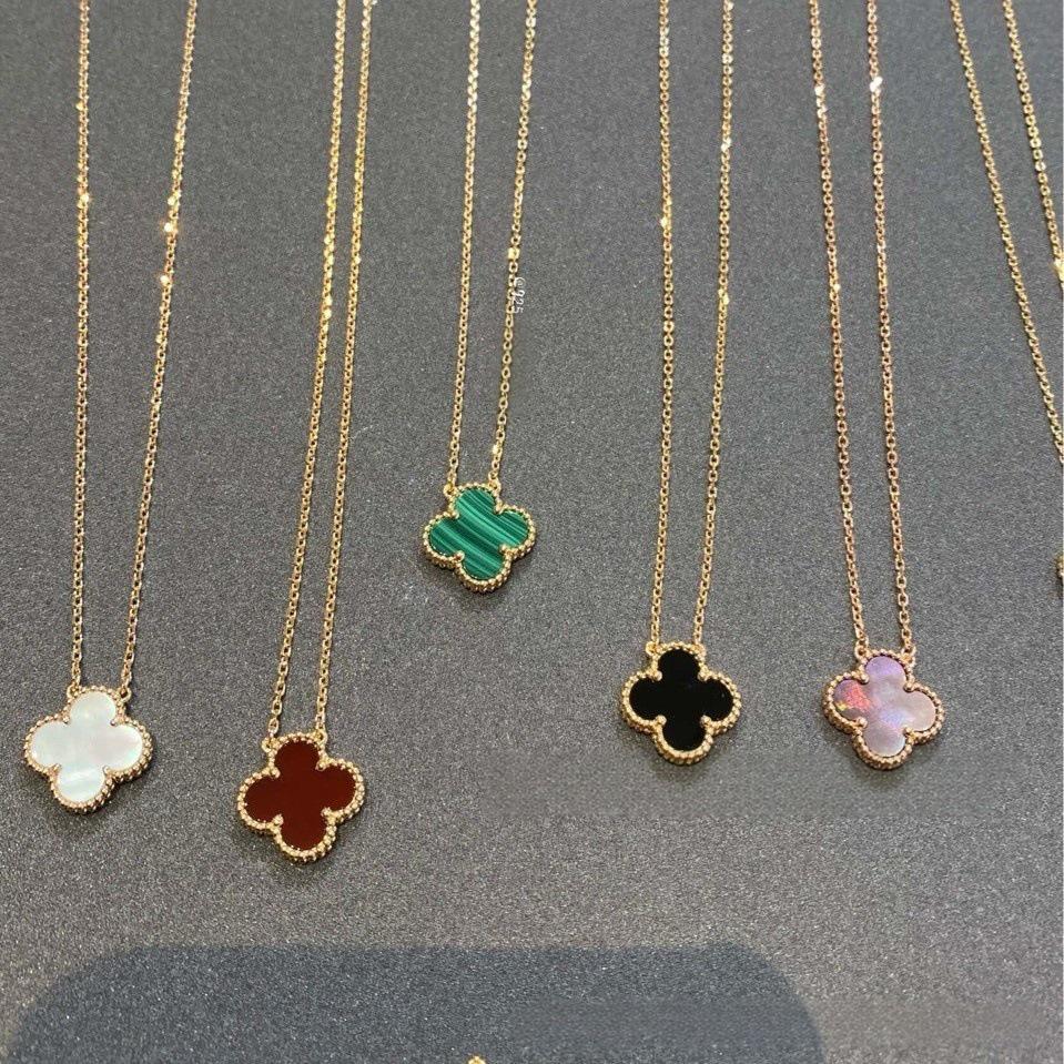 Collana di quadrifoglio di alta gamma per donna, placcata in oro rosa 18 carati, elegante catena per clavicola, regalo perfetto per la fidanzata