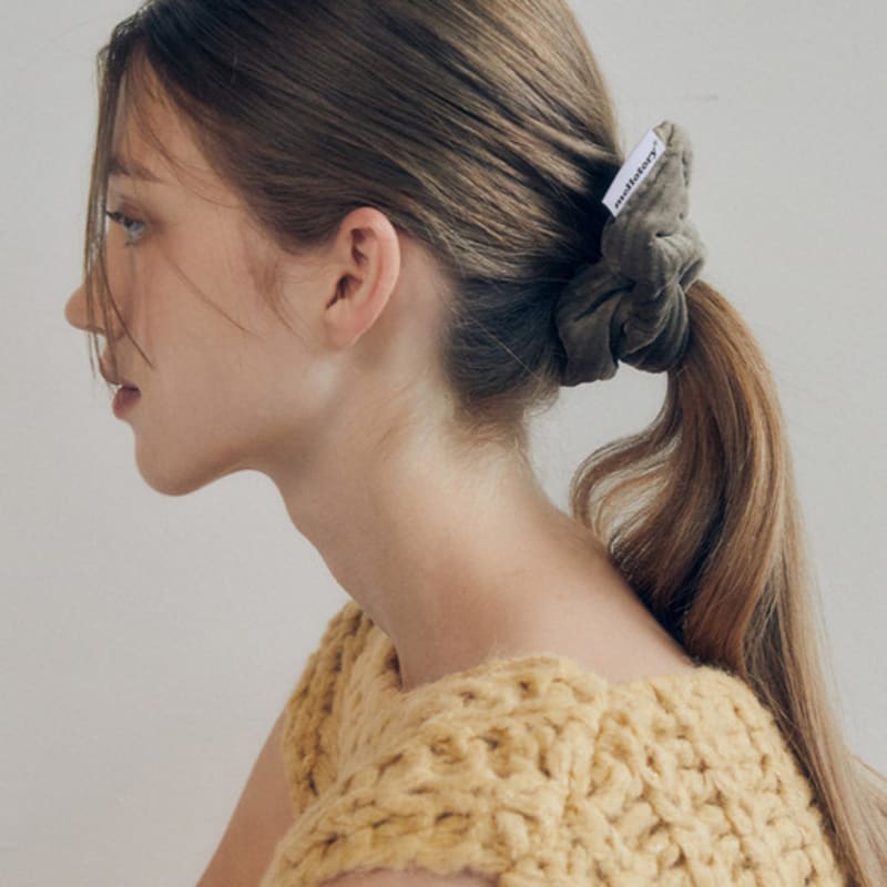 Mellotory Soft Velvet Scrunchie (brown)