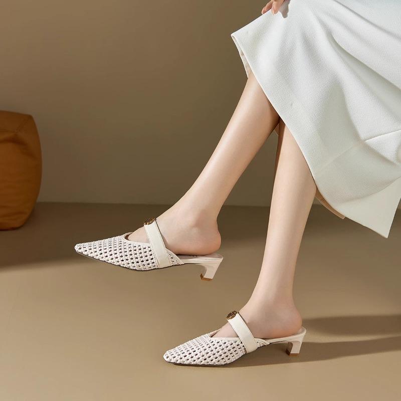Fashion 2025 Summer New Woven Sandals One-word Strap Niche Hollow-out Baotou Cool-drag Commuter Fashion Low-heeled Slippers