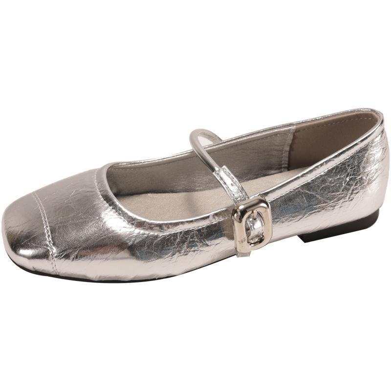 

Французские ретро туфли Мэри Джейн женские весна 2025 новые с мелким вырезом квадратный носок толстый средний каблук с юбкой мелкий вырез одинарные туфли 40 серебряный