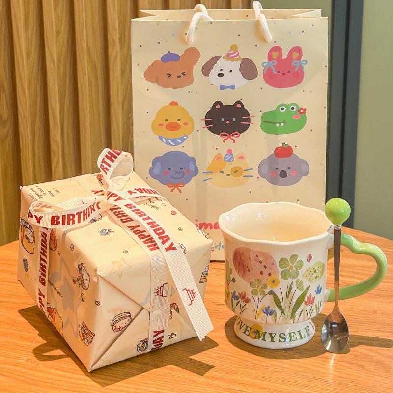 Hochwertige florale Keramiktasse, Nischendesign Keramik-Trinkbecher, Geburtstagsgeschenk für Mädchen