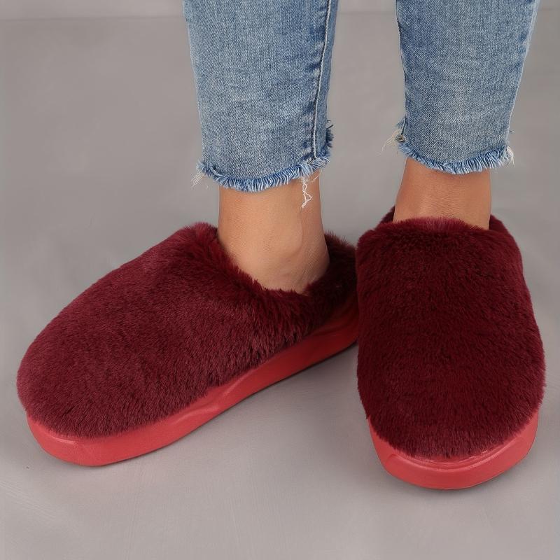 Plush Winter Slippers Soft & Cozy Women's Slippers Indoor/Outdoor House Shoes with Non-Slip EVA Sole, Warm Slip-On Design for Home & Casual Wear