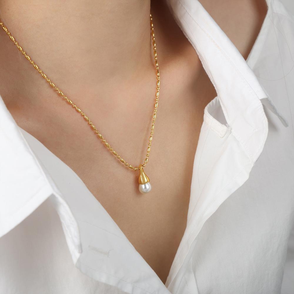 French Luxe Miyuki Bead Necklace: Titanium Steel 18k Gold Shell Pearl Pendant