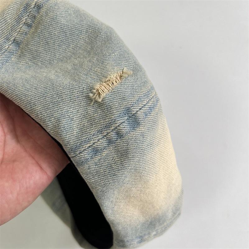 

Washing white and making old holes, cowboy beret, small head circumference, showing face, small bud hat, painter hat, octagonal hat. M（56-58cm） чорний