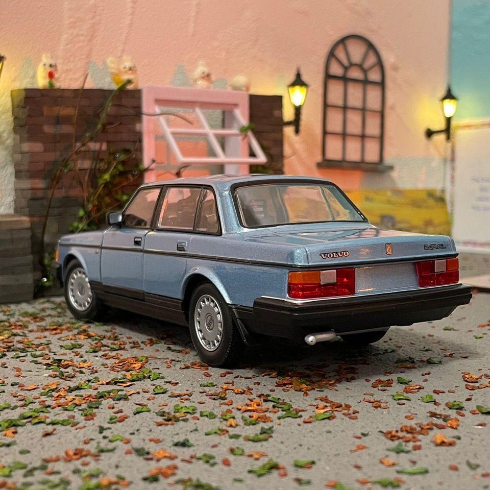 WELLY 1:24 VOLVO 240 GL Alloy Classic Car Model Diecasts Metal Toy Vehicles Car Model Simulation Collection Childrens Toys Gifts
