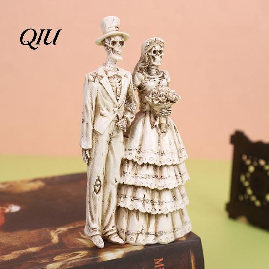 Unique Halloween Skeleton Art Bride and Groom Figurine, Resin Couples Skull Realistic Texture Decor Ornaments, Wedding Couple Statue for