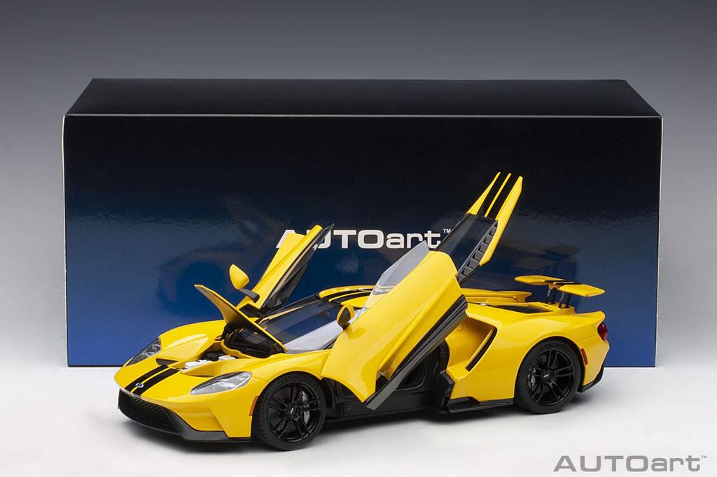 AUTOart 118 Ford GT 2017 YellowBlack Stripe Produs finit