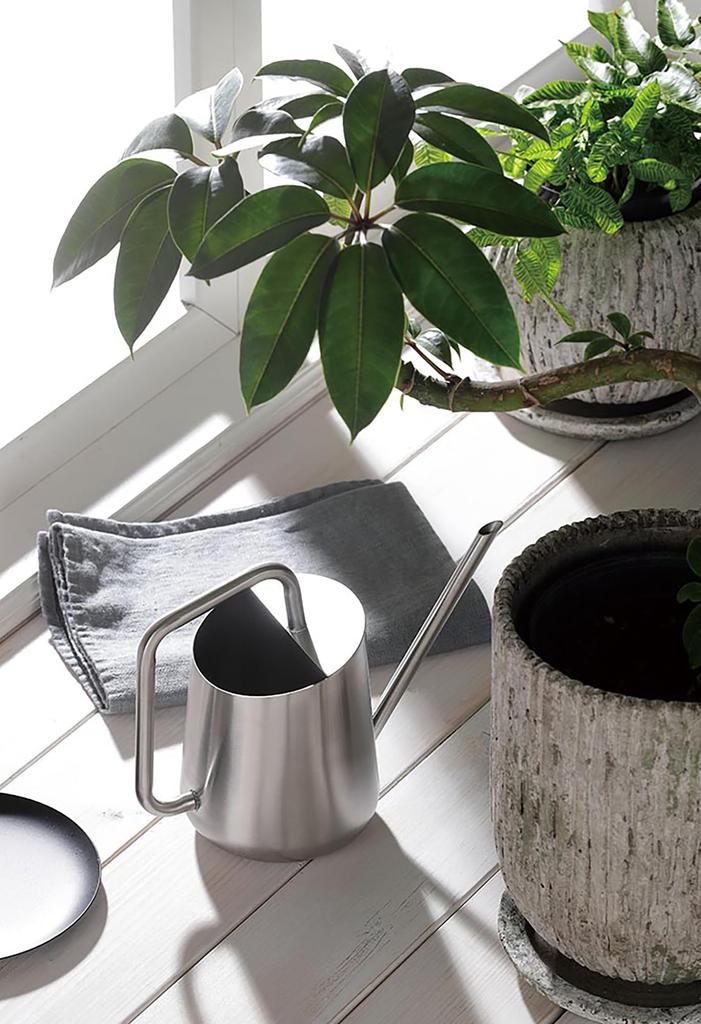 Sato Metal Freya Watering Can, Silver, Size: Approx. W22.5 D11 H17.2, 4521540259032