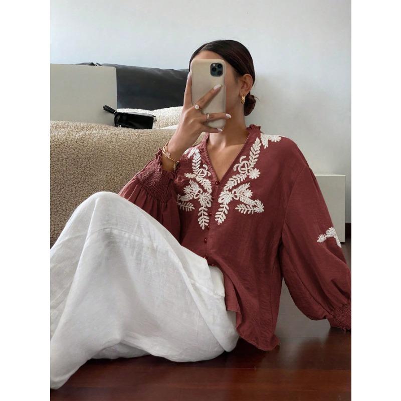 2026 New Style V-neck Solid Color Heavy Embroidered Pearl Single-breasted Lantern Long-sleeved Top
