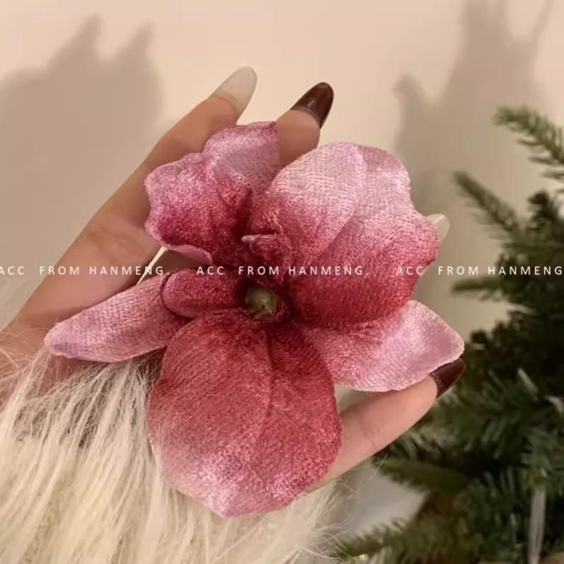 Elegant Flower Hair Clip for Women Fashion Hair Accesories Floral Hairpin for Weddings and Parties Celebrations