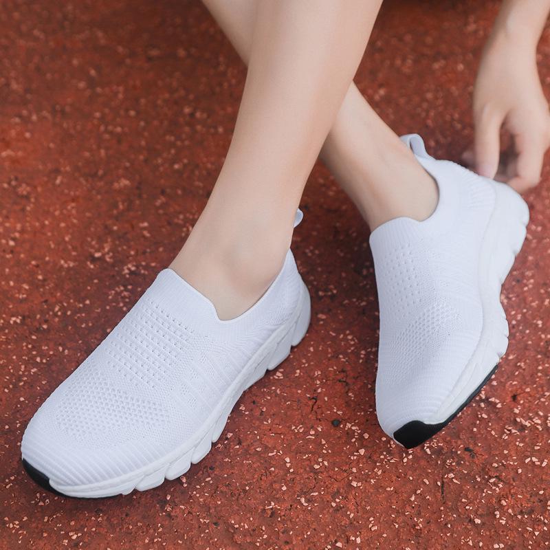 2024 Summer Women's Breathable Slip-on Flyknit White Sports Shoes, Korean Style, for Female Students, Large Size