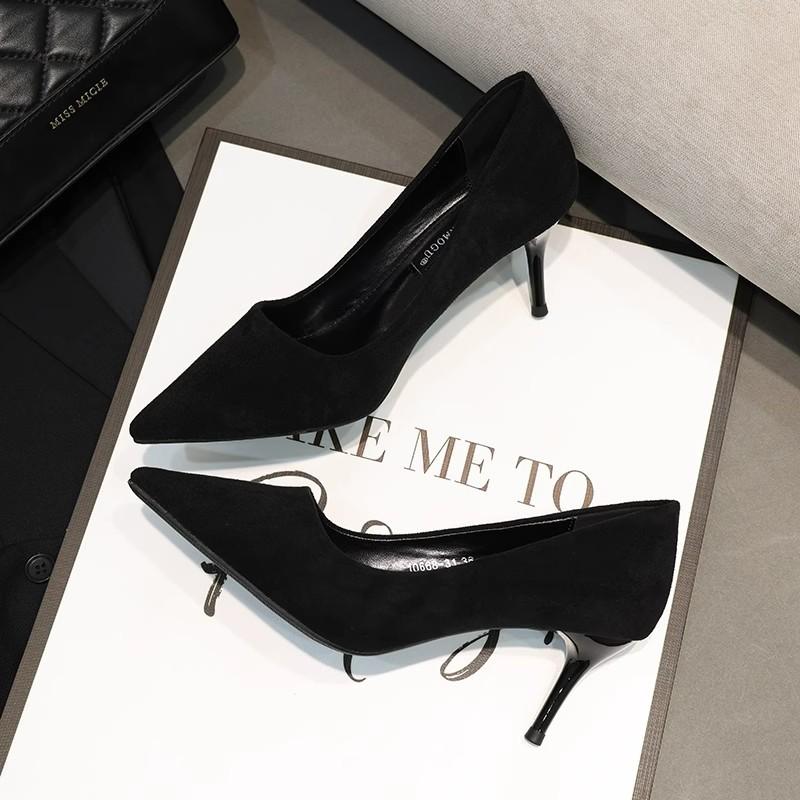 

Женские туфли на высоком каблуке 2025 весна и осень новые черные тонкие каблуки острый носок открытая часть замшевые туфли для профессиональной работы студенческие туфли для этикета 34