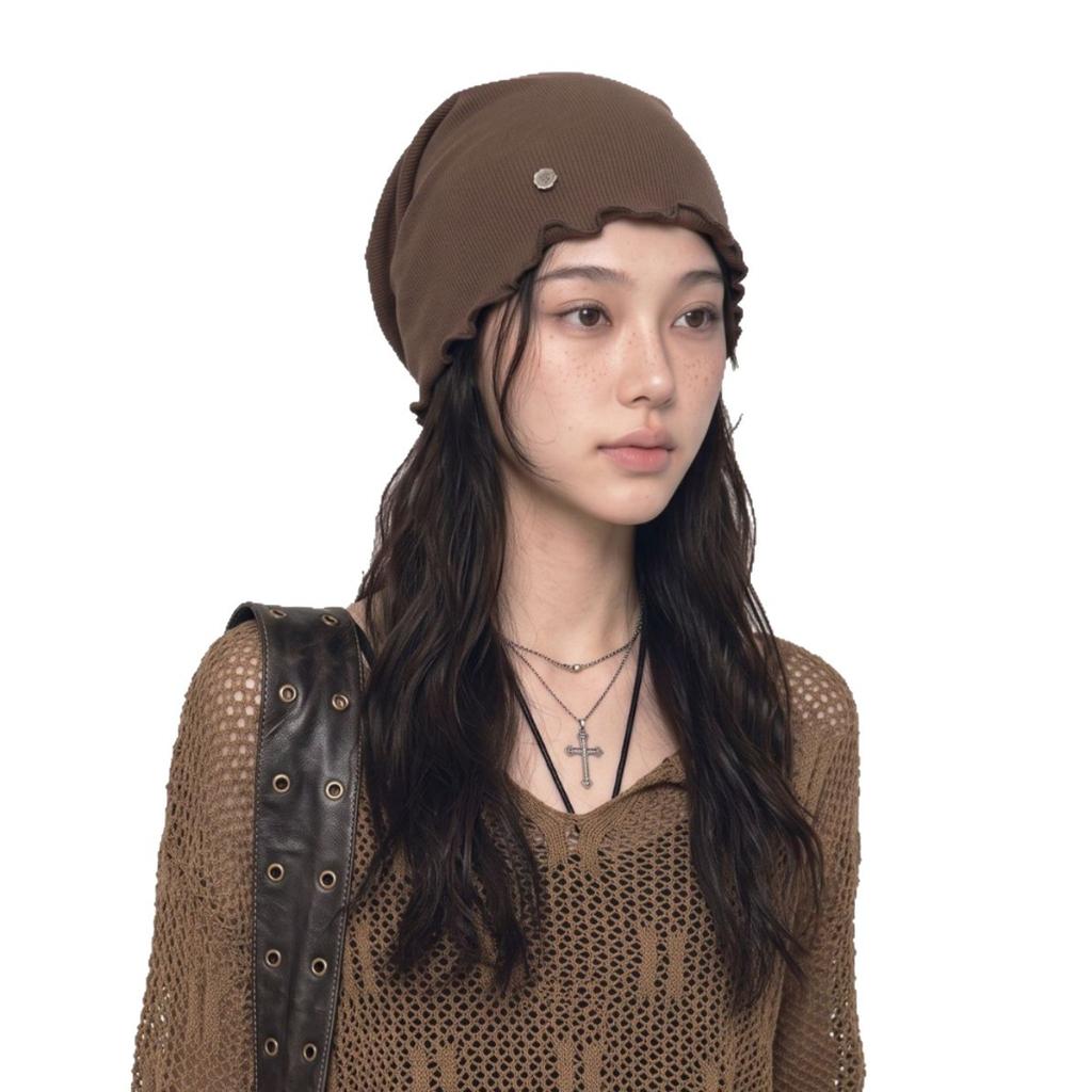 Retro simple and high-end lace button cold hat, warm in autumn and winter, plain knitted stacking hat, small headgear hat