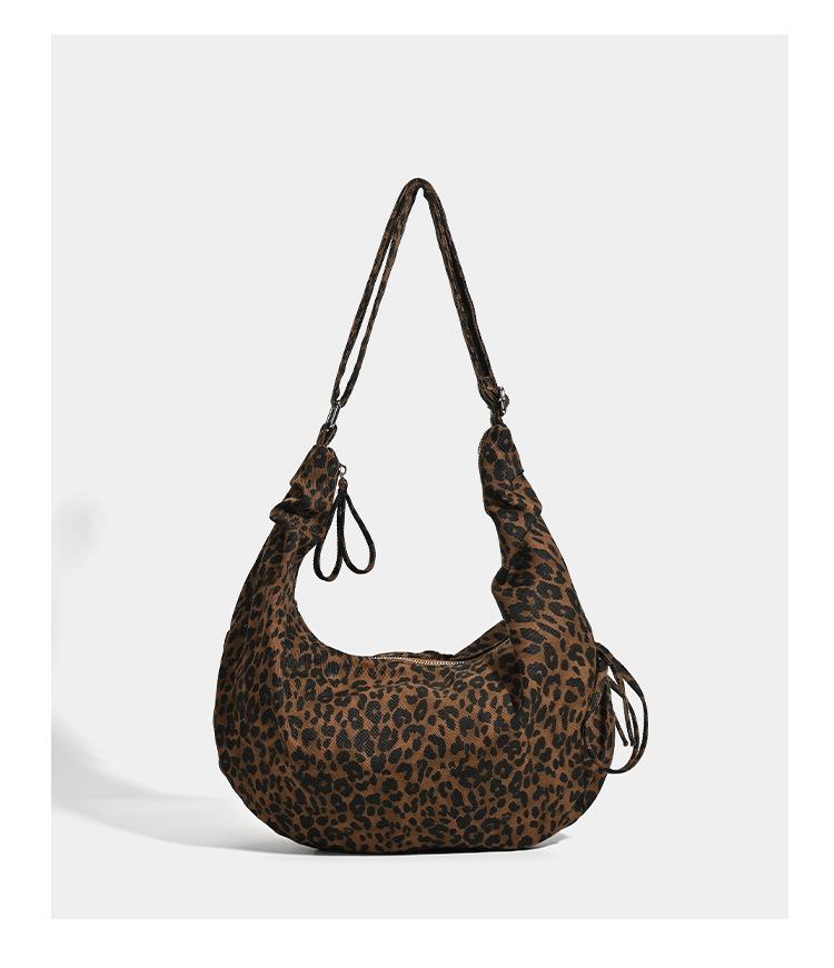 

Autumn and winter fashion trend lightweight versatile soft canvas lazy leopard print dumpling bag large capacity casual shoulder messenger bag