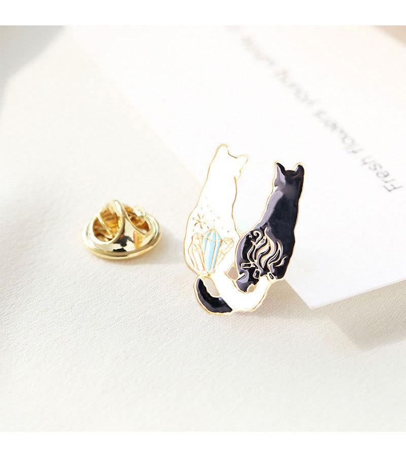 Broches de télévision en Carton pour femmes, broches de luxe en forme de chat mignon, couleur or jaune, en alliage émaillé, épingles de sécurité pour animaux