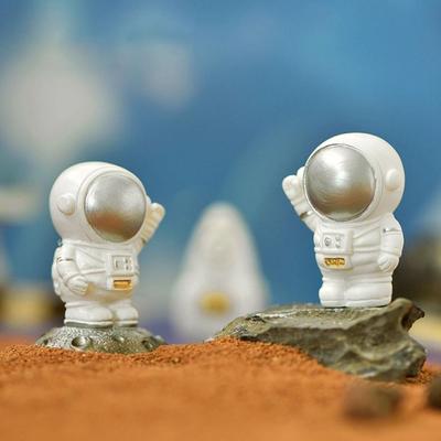 Ornament Wonderful Gift Crystal Ball Accessories Crafts Desktop Decoration Astronaut Model Astronaut Figurines Micro Miniatures