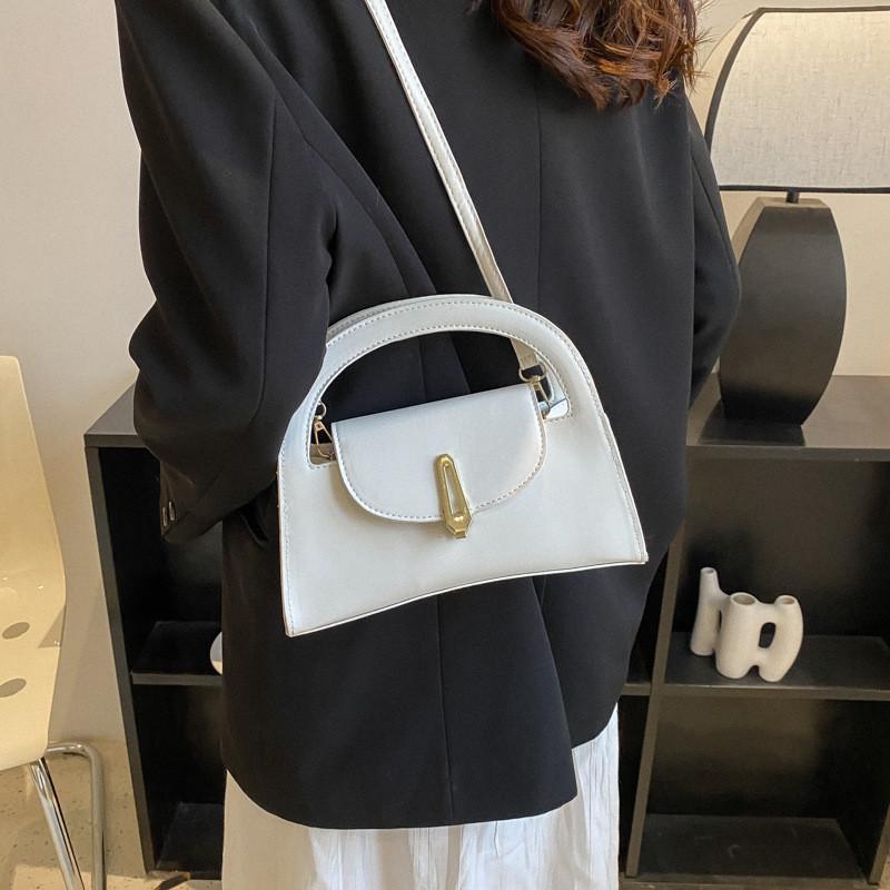 Elegant Retro Style Handbag For Women 2023 Spring Fashionable Shoulder Bag