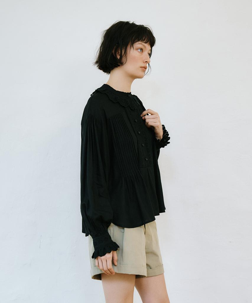 GREENBUTTER Linen Lace Blouse (Black)