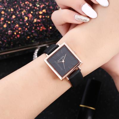 Relógios Quadrados de Moda para Mulheres com Mostrador Grande de Quartzo Relógios de Pulso Casuais Simples para Senhoras com Pulseira de Couro Montre Femme