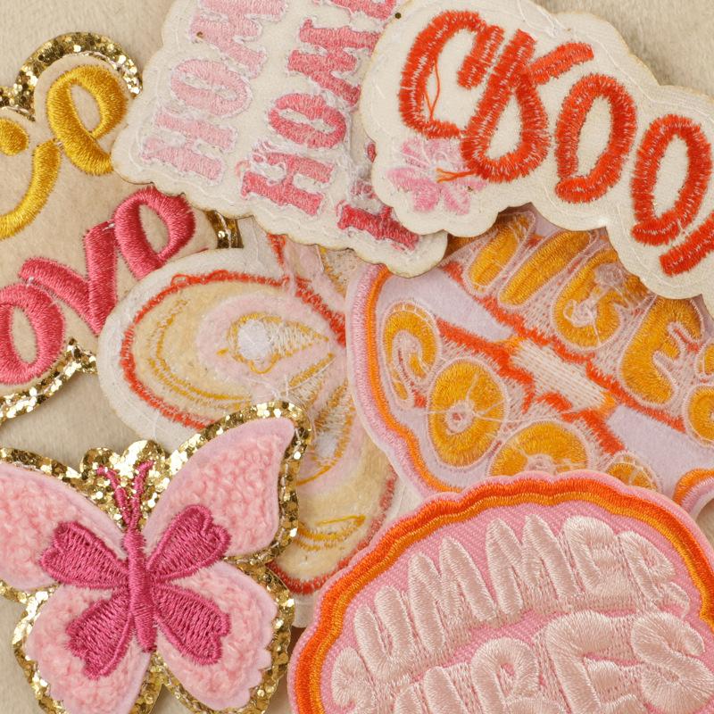 Chenier nakış etiket giyim aksesuarları kelebek İngilizce havlu nakışı nakış etiket ayakkabı ve şapka çanta aksesuarları rozet kumaş etiket