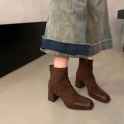 2024 Frühling Herbst Square Headed Solid Color Fashion Side Zipper Wasserdichte Plattform Einfache Außenbekleidung Damenmode Stiefel