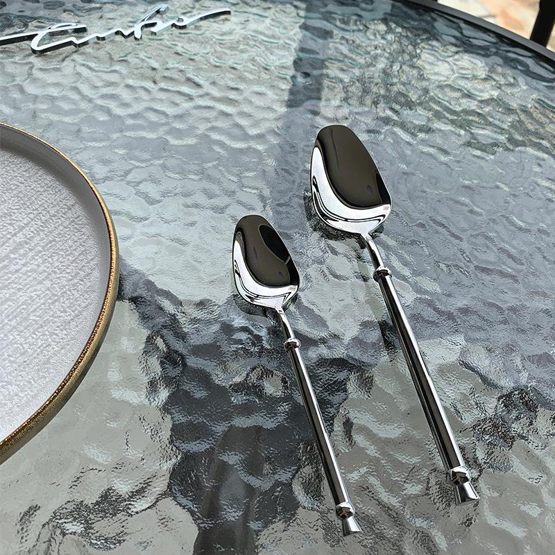 Elegant 304 Stainless Steel European Cutlery Set: Thickened Steak Knife, Fork, and Spoon for Hotel, Restaurant, or Home Use.