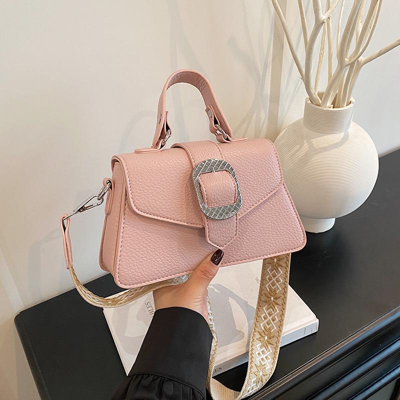 Retro Portable Small Square Bag Women's Bag 2025 New Fashion Shoulder Bag Versatile Premium Texture Messenger Bag