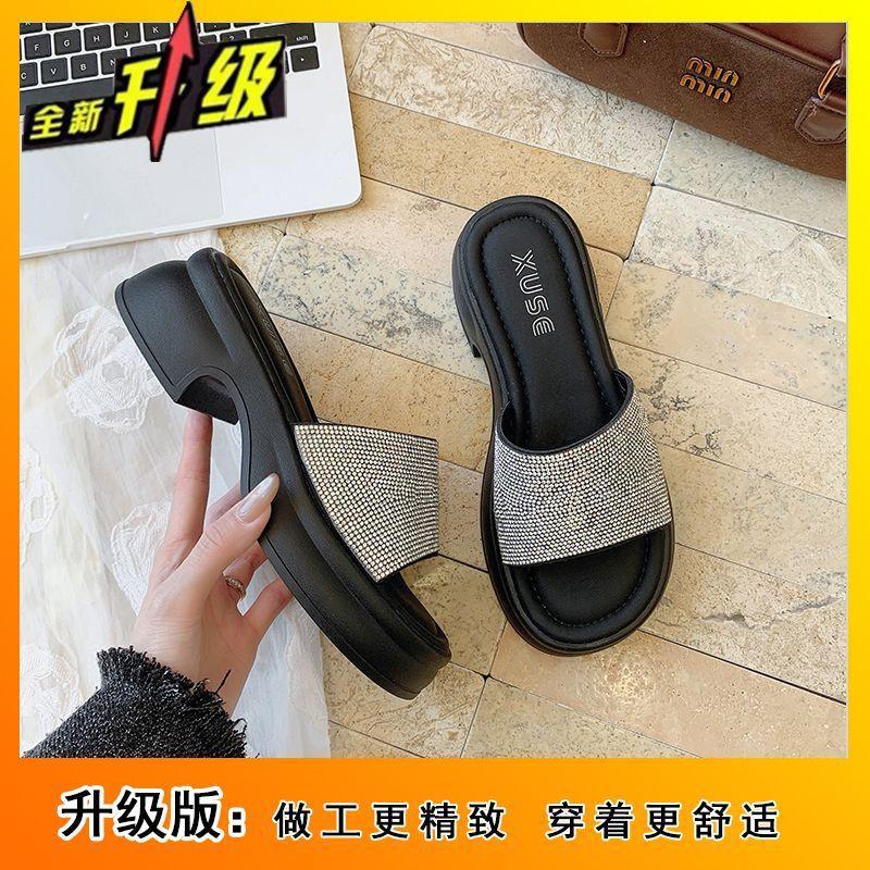 Fashion rhinestone platform slippers women wear 2025 summer new Internet celebrity beach one-word indoor non-slip sandals
