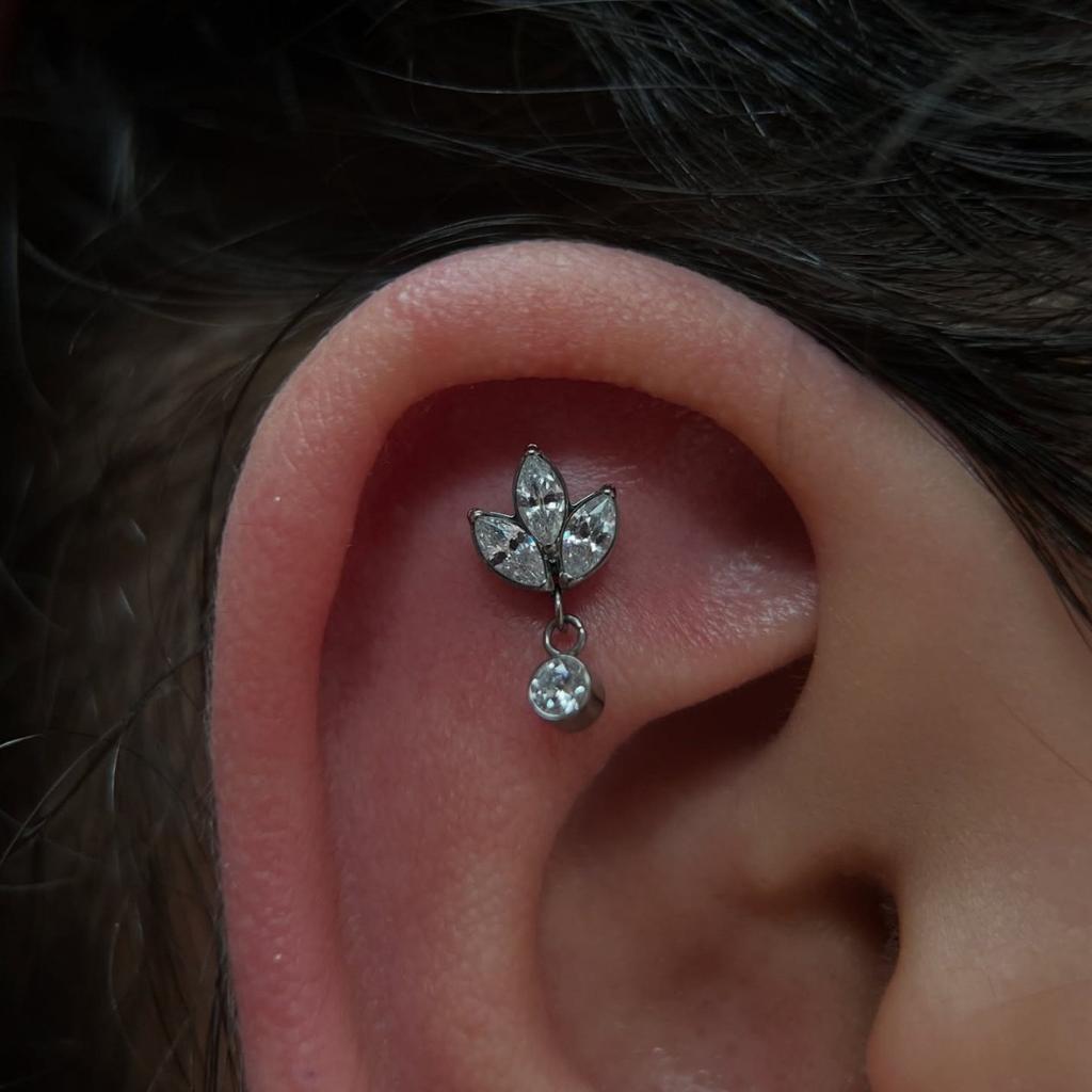 G23 F136 Titanium Zircon Flower Internal Thread Lip Stud Earring Eyebrow Ring Horseshoe Ring Dermal Anchor Skin Piercing Jewelry