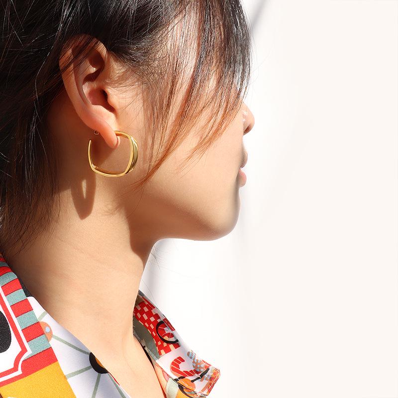 Geometriska retroörhängen med 18K guldplätering: Hongkong Minimalistisk Stil för Kvinnor - Perfekt för Jul, Höst och Vinter