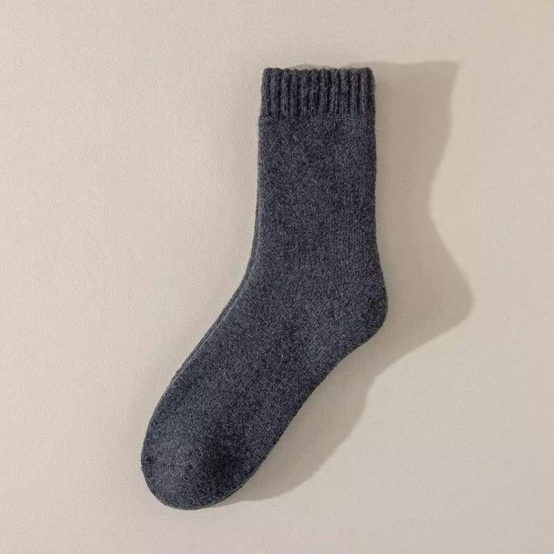 Men's Winter Plush Velvet Thickened Mid-Calf Socks - Extra Thick, Warm, Cold-Resistant Cotton.