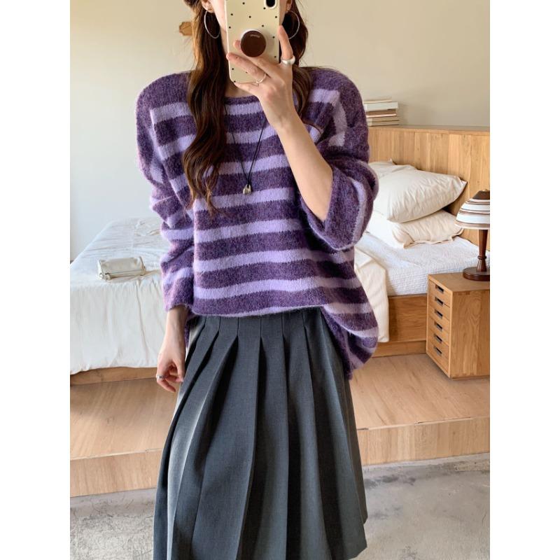 

Crew neck contrasting striped sweater autumn and winter casual lazy soft waxy loose large size pullover knitted sweater women one size fits all
