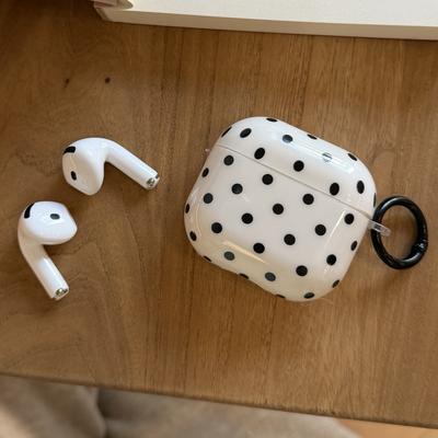 Funda Protectora Brillante con Patrón de Lunares Blanco y Negro para Auriculares Adecuada para AirPods Pro3 Pro2 1 2 3 4 Pro Cubierta Anticaída