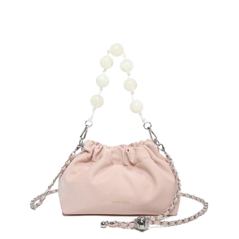 

2025 Популярные и модные женские маленькие сумки с жемчугом в этом году, весенние новые универсальные сумки через плечо, красные конверты розовый