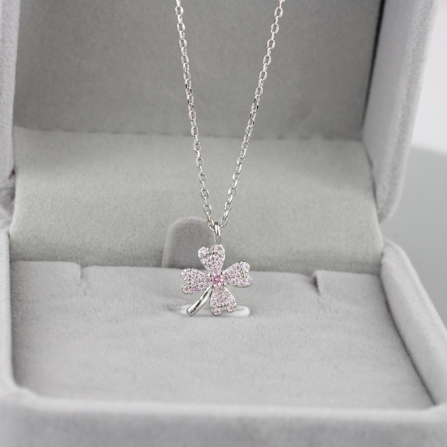 Lucky Clover Necklace Female Clavicle Chain Simple Temperament Ing Net Red Necklace Gift