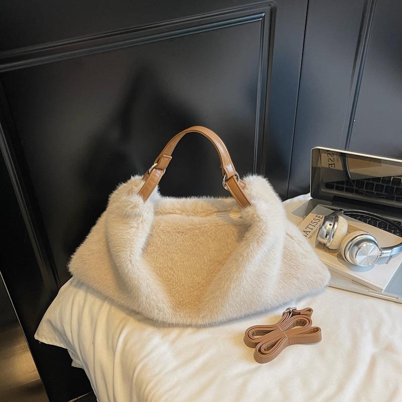 Plush Bag Women's New Autumn and Winter Fashion Niche Fluffy Shoulder Bag Fluffy Messenger Bag